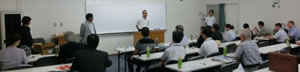 講演開始前の講師への校長先生挨拶